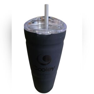 Black Tumbler with Straw🖤🖤